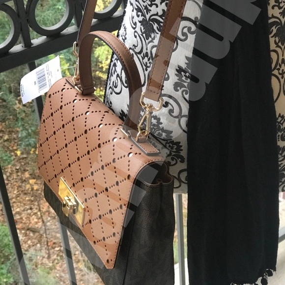 SOLD OUT Michael Kors Violet Callie Crossbody - Picture 3 of 8